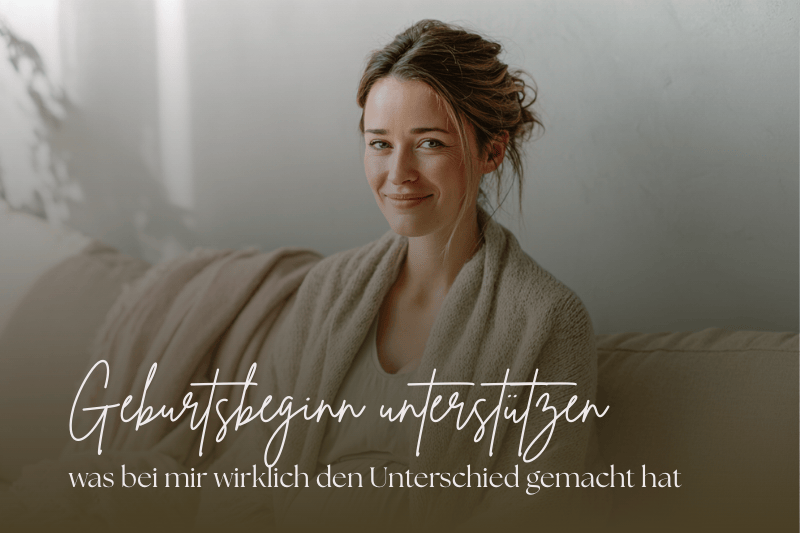 Schwangere Frau sitzt entspannt mit Decke auf dem Sofa – warten auf den Geburtsbeginn