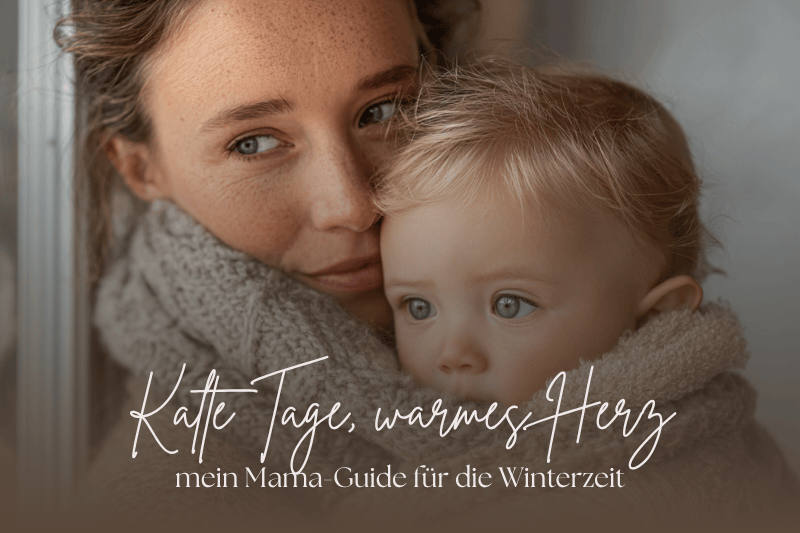 Mutter hält ihr Baby im Winter warm eingepackt in Strickpullover und Schal